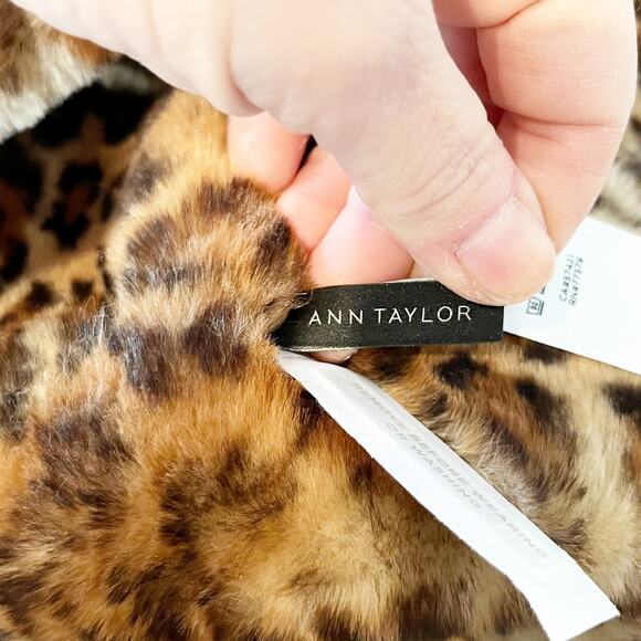Ann Taylor Faux Fur Leopard Print Infinity Neck Warmer Scarf - Picture 2 of 6